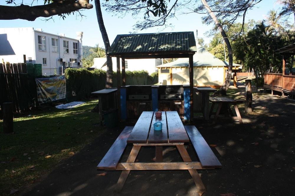 Nomads Airlie Beach (Adults Only) Exterior photo